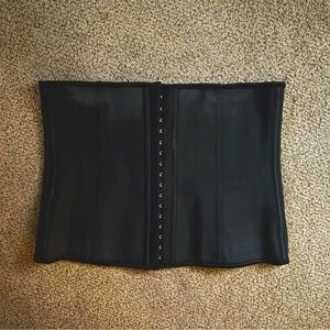 Waist Gang Society Women’s size Large black waist trainer corset hook closure